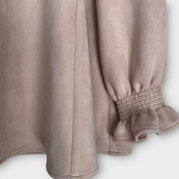 Tuckernuck Cream V-Neck Easton Blouse - Picture 6 of 11